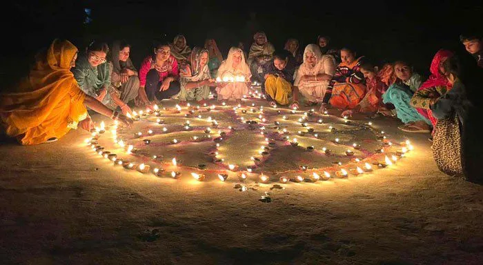 खुशी के रंगों से भरी रंगोली….