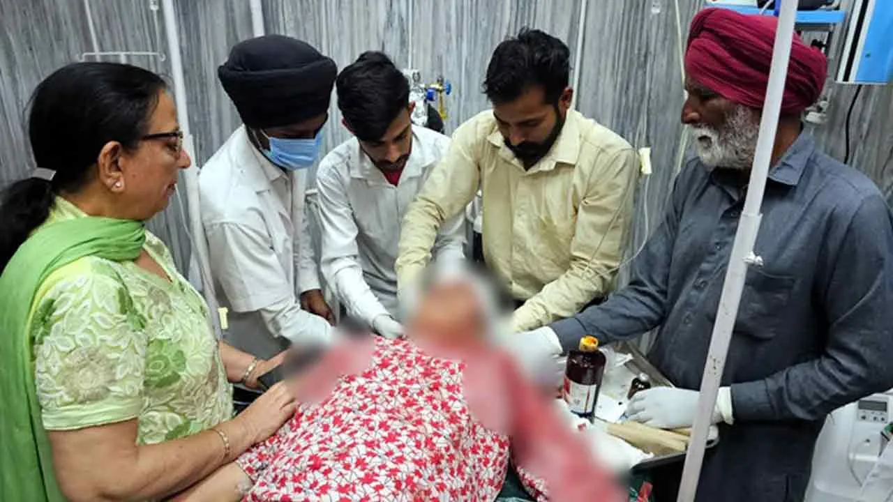 दिनदिहाड़े घर में घुसकर महिला पर हमला, सोना लूटकर फरार