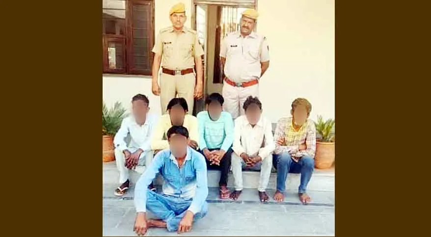 लम्बे समय से फरार आधा दर्जन वारंटी गिरफ्तार