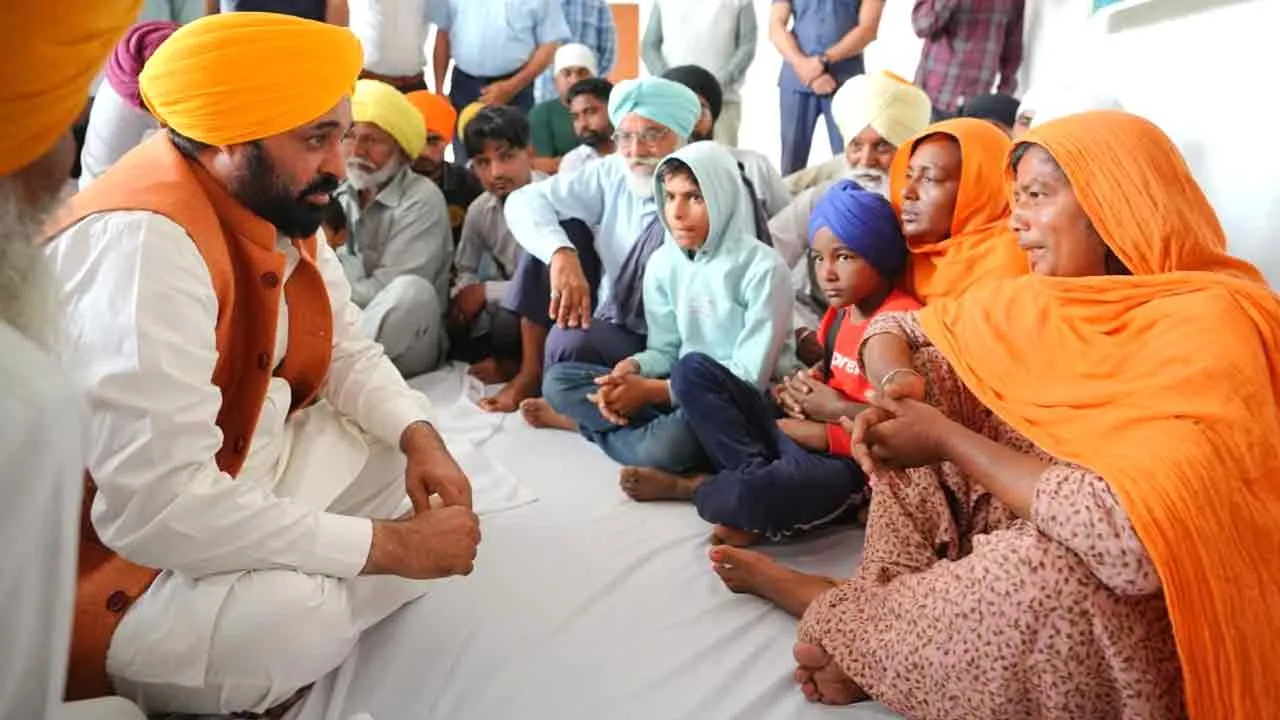 गुजरां शराब कांड मामला: पीड़ितों से मिलने पहुँचे सीएम भगवंत मान