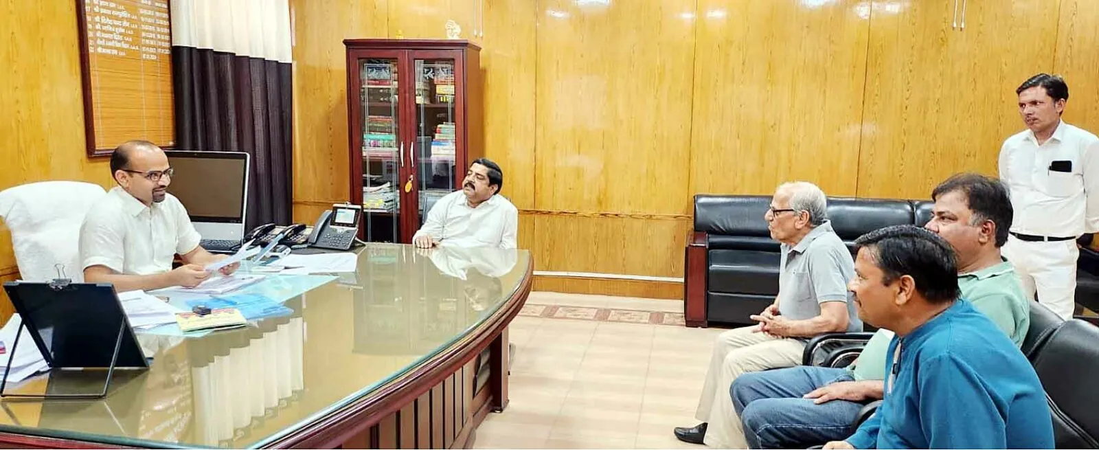 भारतमाला रोड पर कट न होने से वाहन चालक परेशान