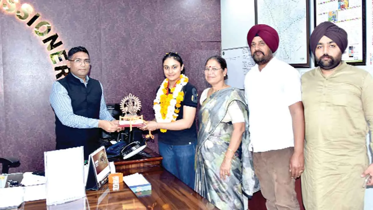 जींद की छात्रा कुदरत कौर का लेफ्टिनेंट के पद पर हुआ चयन