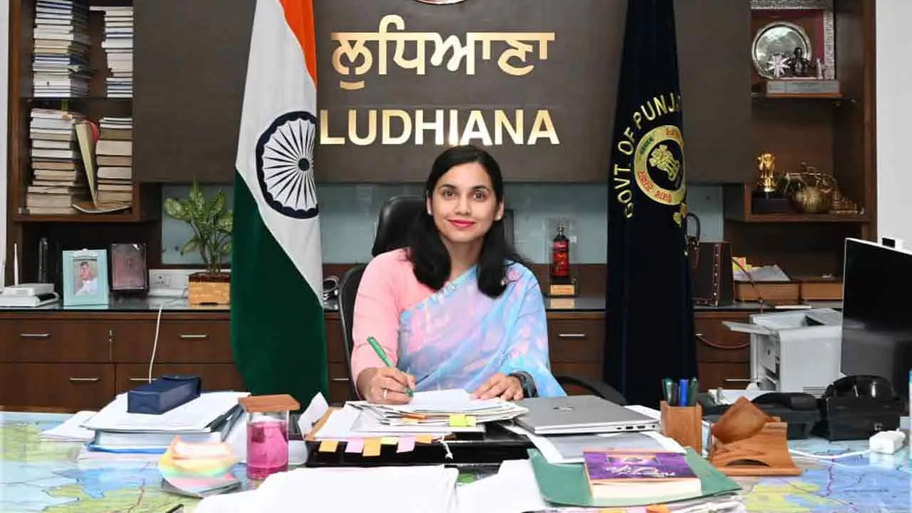 लुधियाना में चुनाव आयोग का एक्शन : आप, कांग्रेस और भाजपा को 7 नोटिस