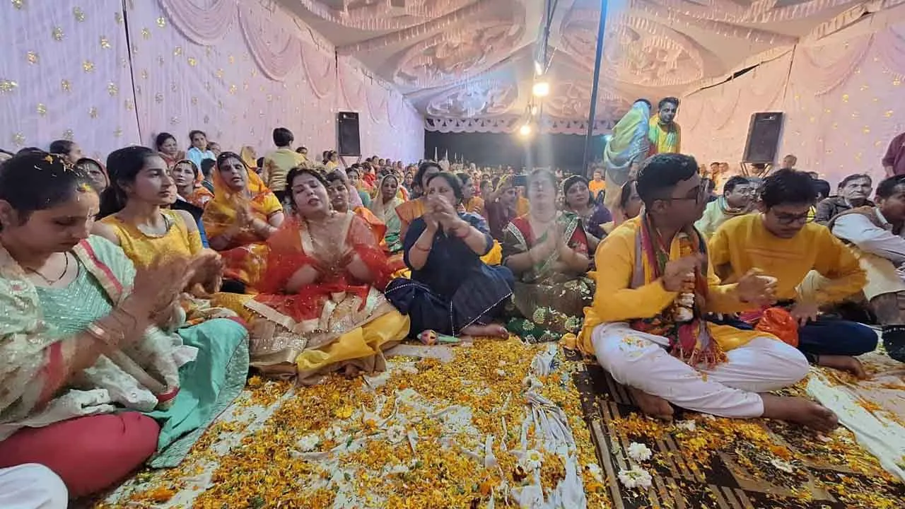 शिखर शिक्षा सदन सीनियर सेकेंडरी स्कूल में आध्यात्मिक संध्या का आयोजन