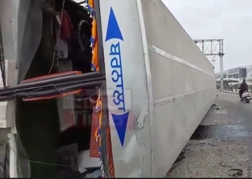 Bus Accident: पीआरटीसी की सवारियों से भरी बस पलटी