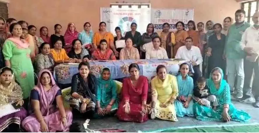 मेहंदी प्रतियोगिता के जरिए दिया मतदाता जागरूकता का संदेश