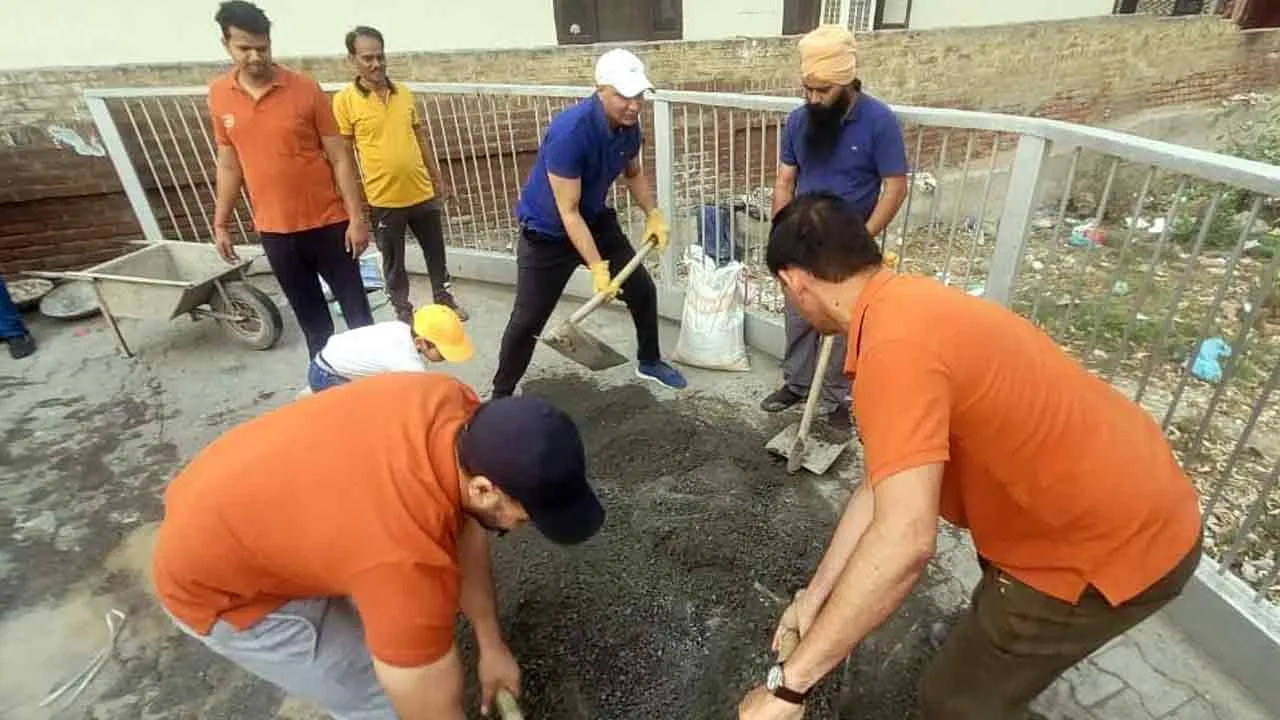 ‘अपना अबोहर-अपनी आभा’ टीम द्वारा शहर को स्वच्छ रखने में विधायक ने भी दिया सहयोग