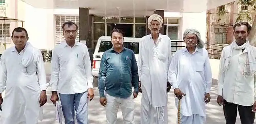 Farmers Demand: खाला ध्वस्त होने से डिग्गियों में नहीं भरा जा सका पेयजल