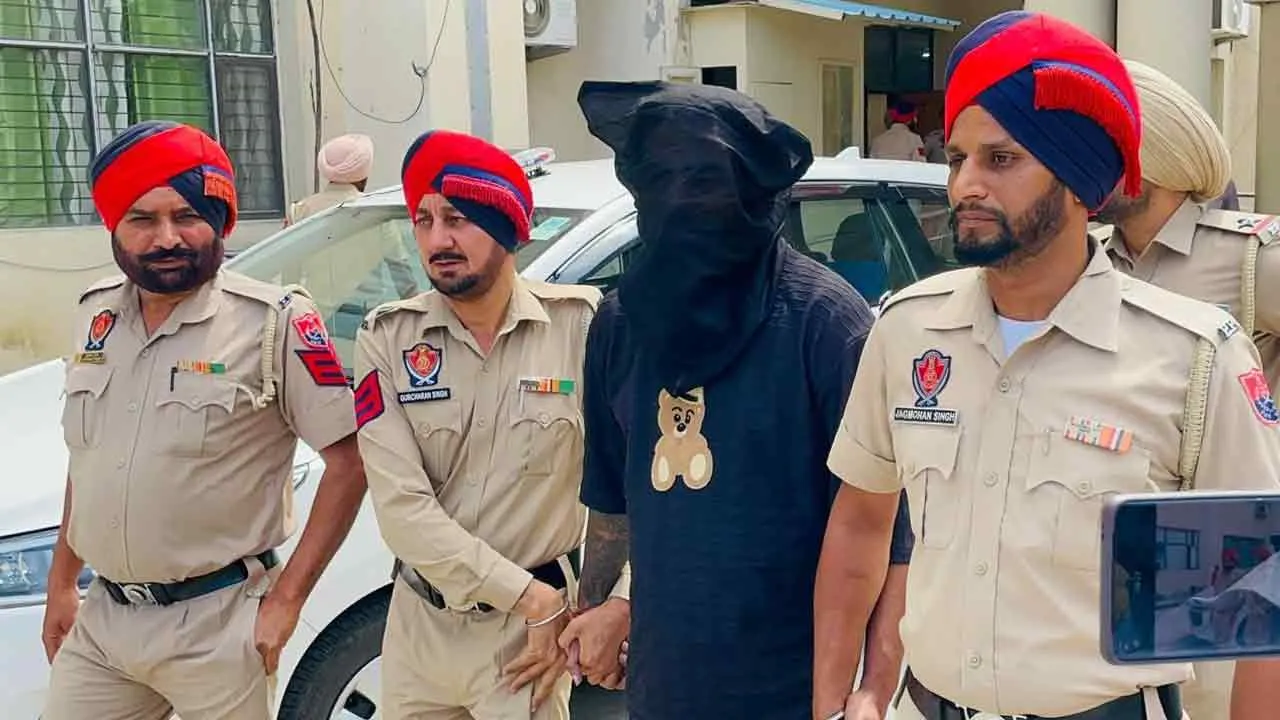 भगोड़े नीरज को पंजाब पुलिस ने दबोचा