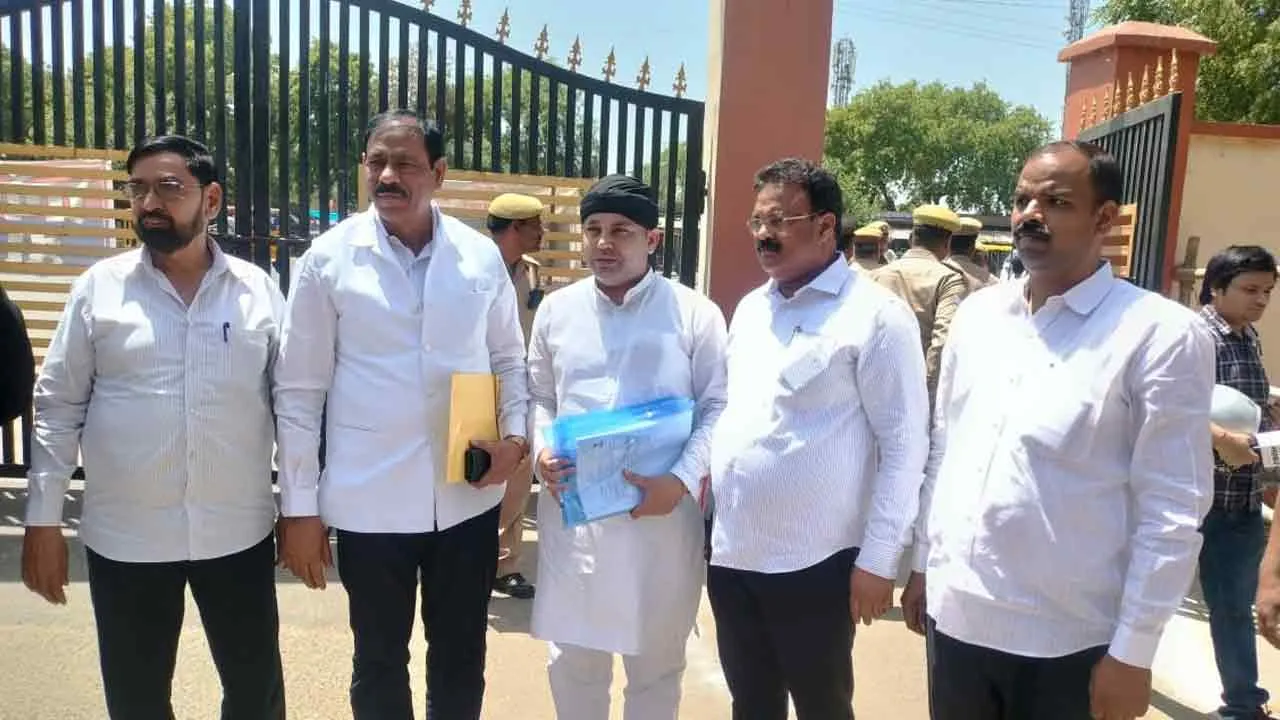 बसपा प्रत्याशी बशीर ने दो सैट में दाखिल किया अपना नामांकन पत्र