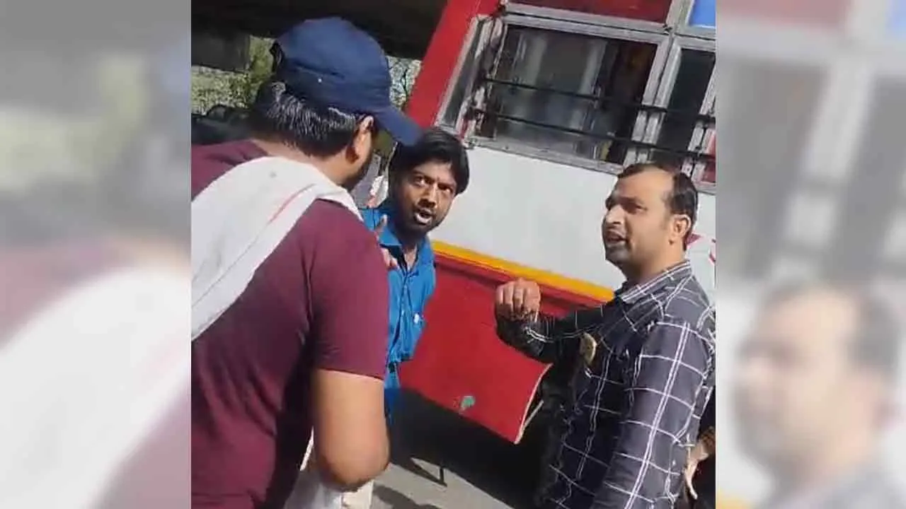 इटावा डिपो के चालक व परिचालक ने विकलांग यात्री के साथ की अभद्रता