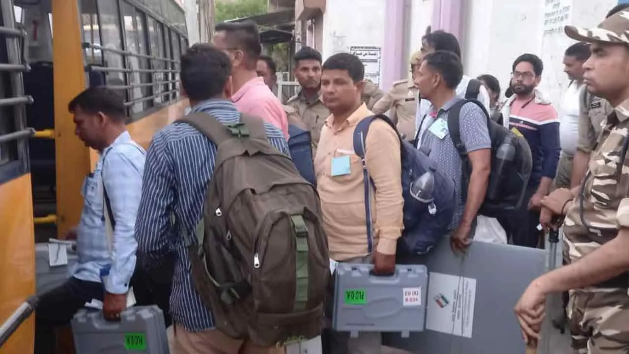 ईवीएम में कैद हुआ प्रत्याशियों के भाग्य का फैसला