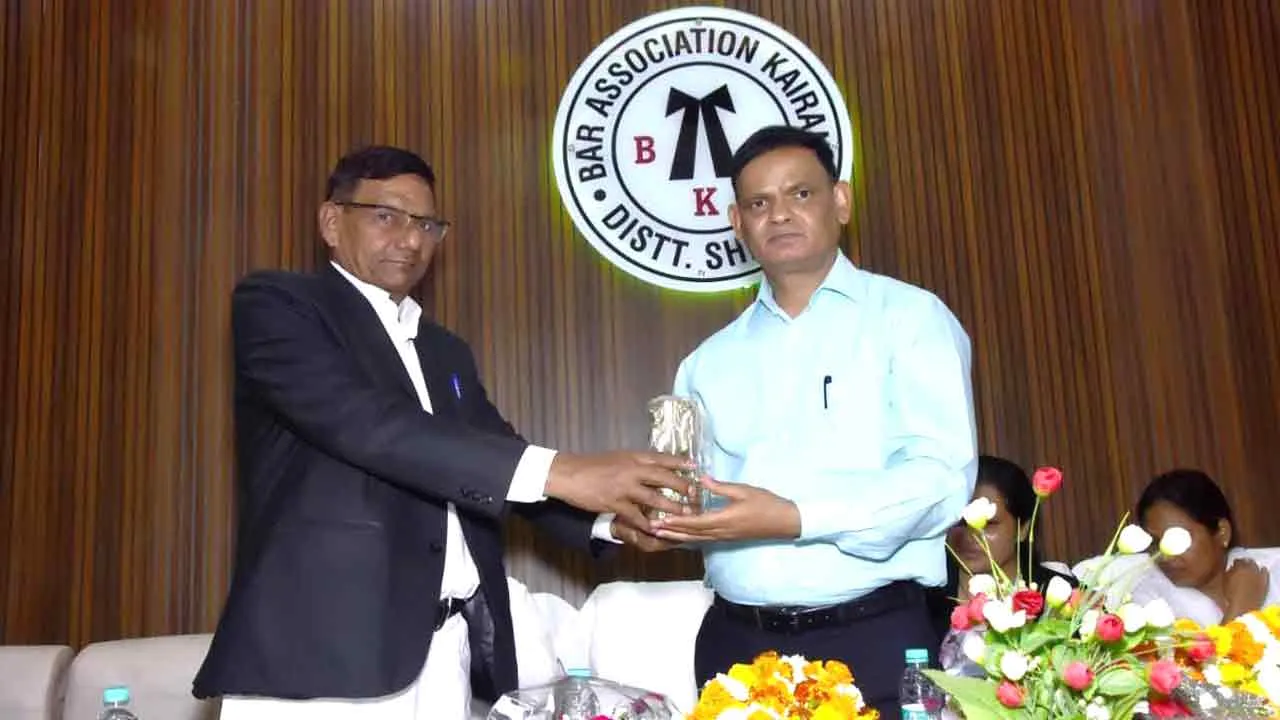 स्थानातंरण पर न्यायिक अधिकारियों को दी भावभीनी विदाई