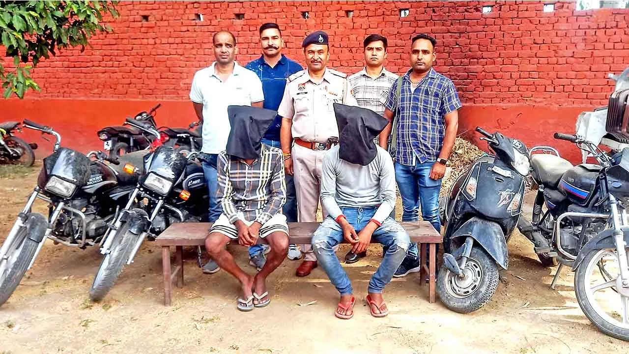 मोटरसाईकिल चोरी करने के दो आरोपी गिरफ्तार, 4 बाइक बरामद