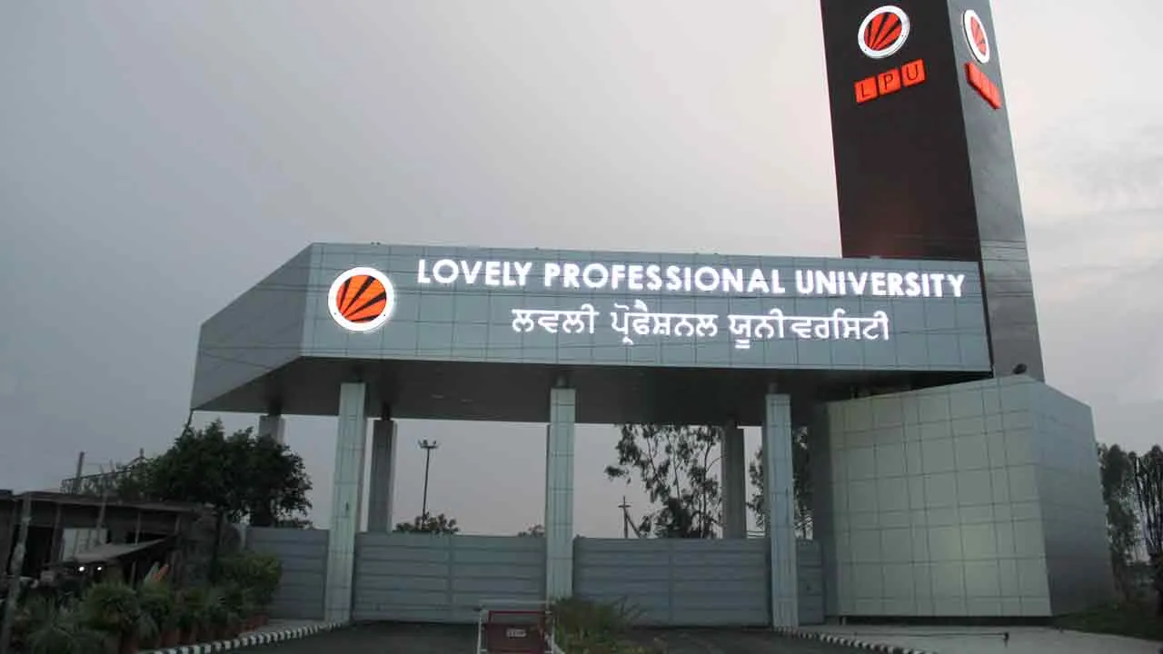 LPU: एलपीयू ने क्यूएस वर्ल्ड यूनिवर्सिटी रैंकिंग-2024 में शीर्ष स्थान हासिल किए
