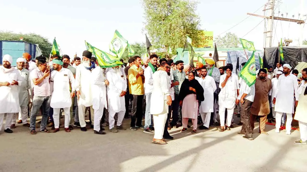 Farmers Protest: विरोध करने पहुंचे किसानों को लिया हिरासत में