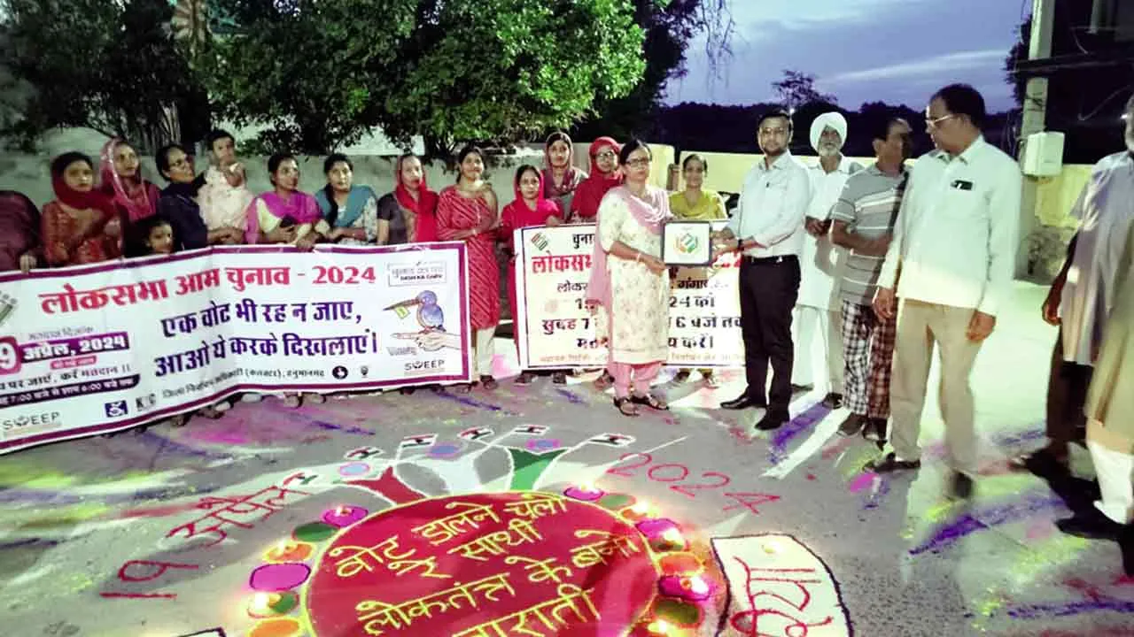 ‘दीपदान’ से लिया मतदान का संकल्प