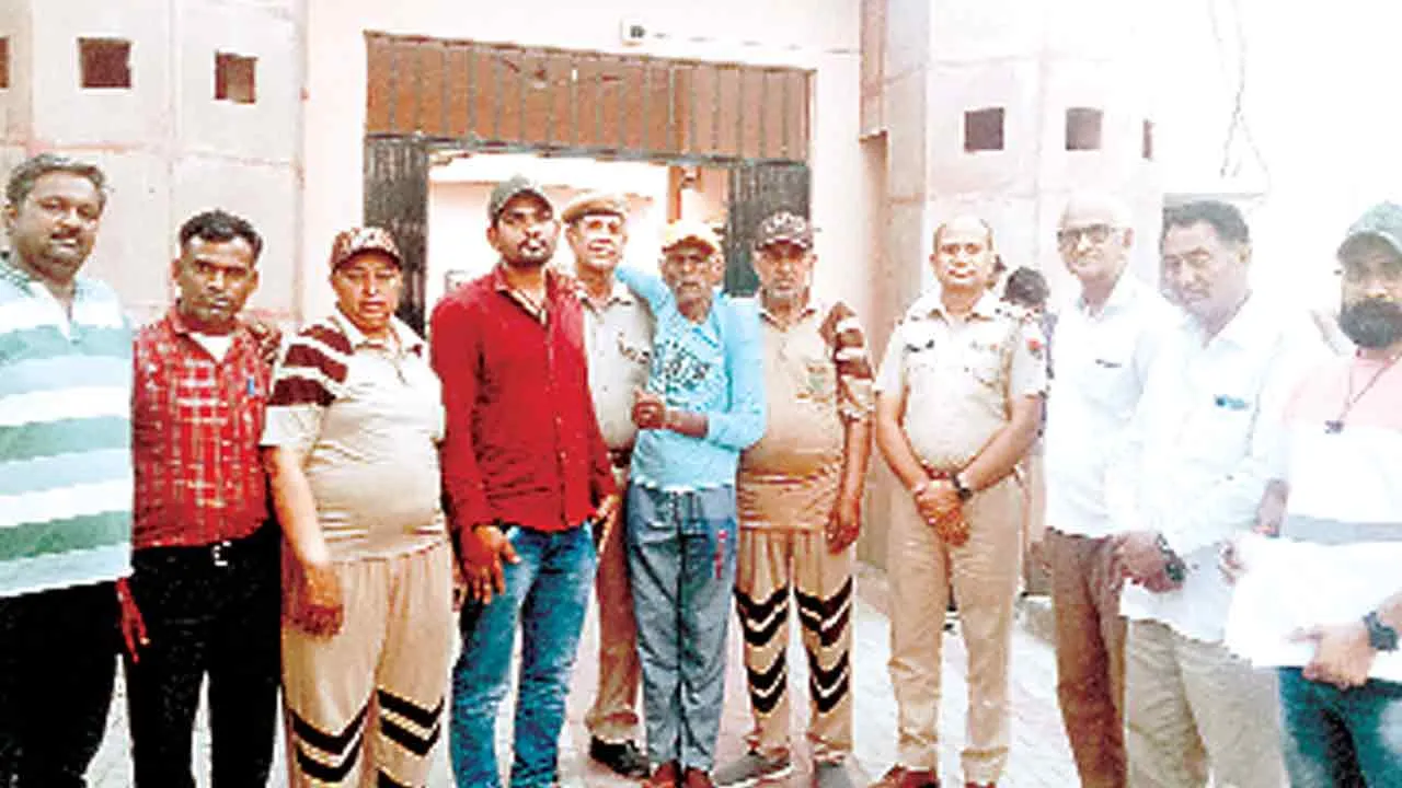 जब किसी बिछुड़े से मिलने का दर्द झलककर बाहर आ गया