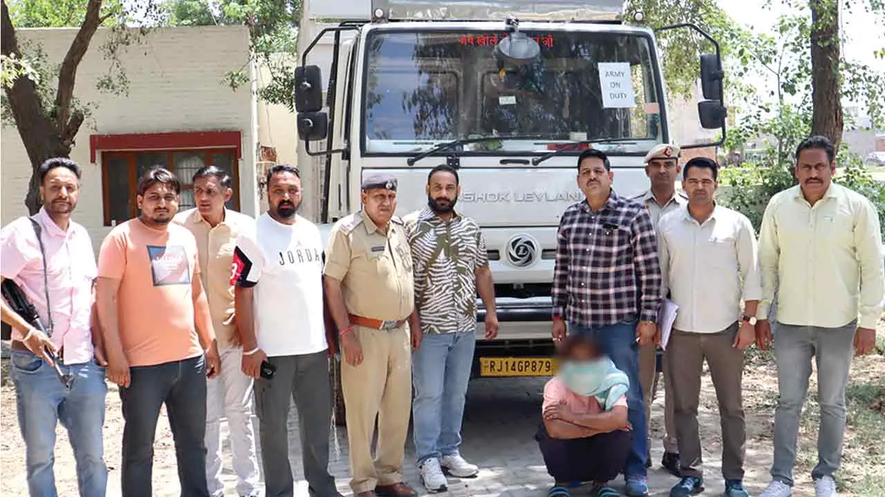 ट्रक में भरा करीब एक करोड़ का चूरापोस्त पकड़ा, एक गिर
