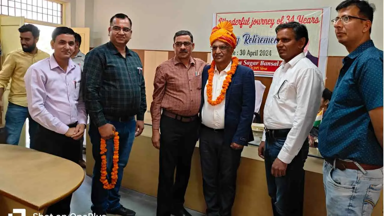18 वर्ष की सराहनीय सेवाओं के बाद पशुपालन एवं डेयरी विभाग के उपनिदेशक डॉ. विद्यासागर बंसल सेवानिवृत