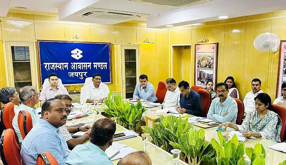 आवासन मण्डल को 1 लाख पेड़ लगाने का दिया टारगेट