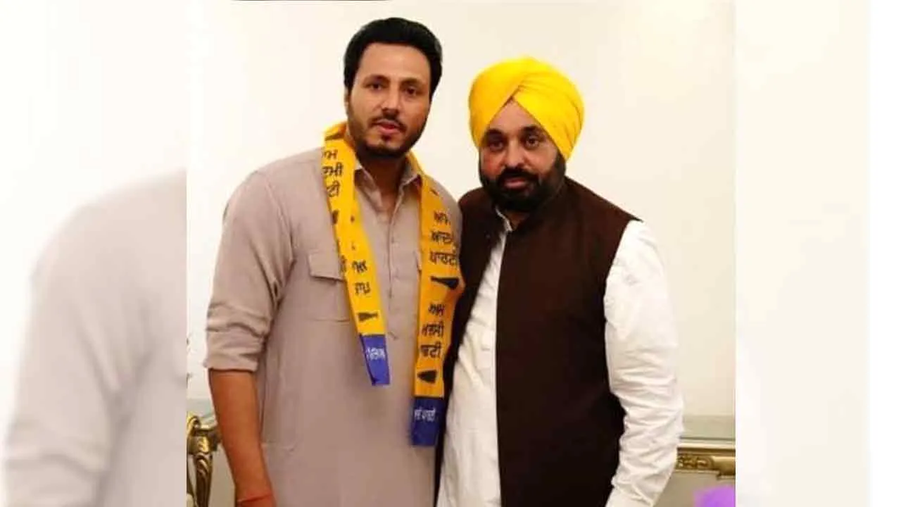 Aam Aadmi Party: पंजाब कांग्रेस के महासचिव व भाजपा नेता खुल्लर आप में शामिल