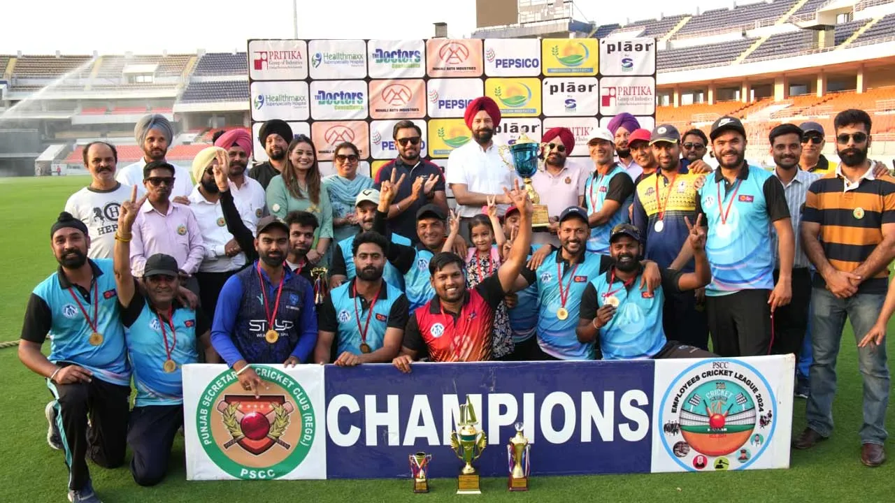 कर्मचारी क्रिकेट लीग का विजेता बना कमिश्नर इलेवन