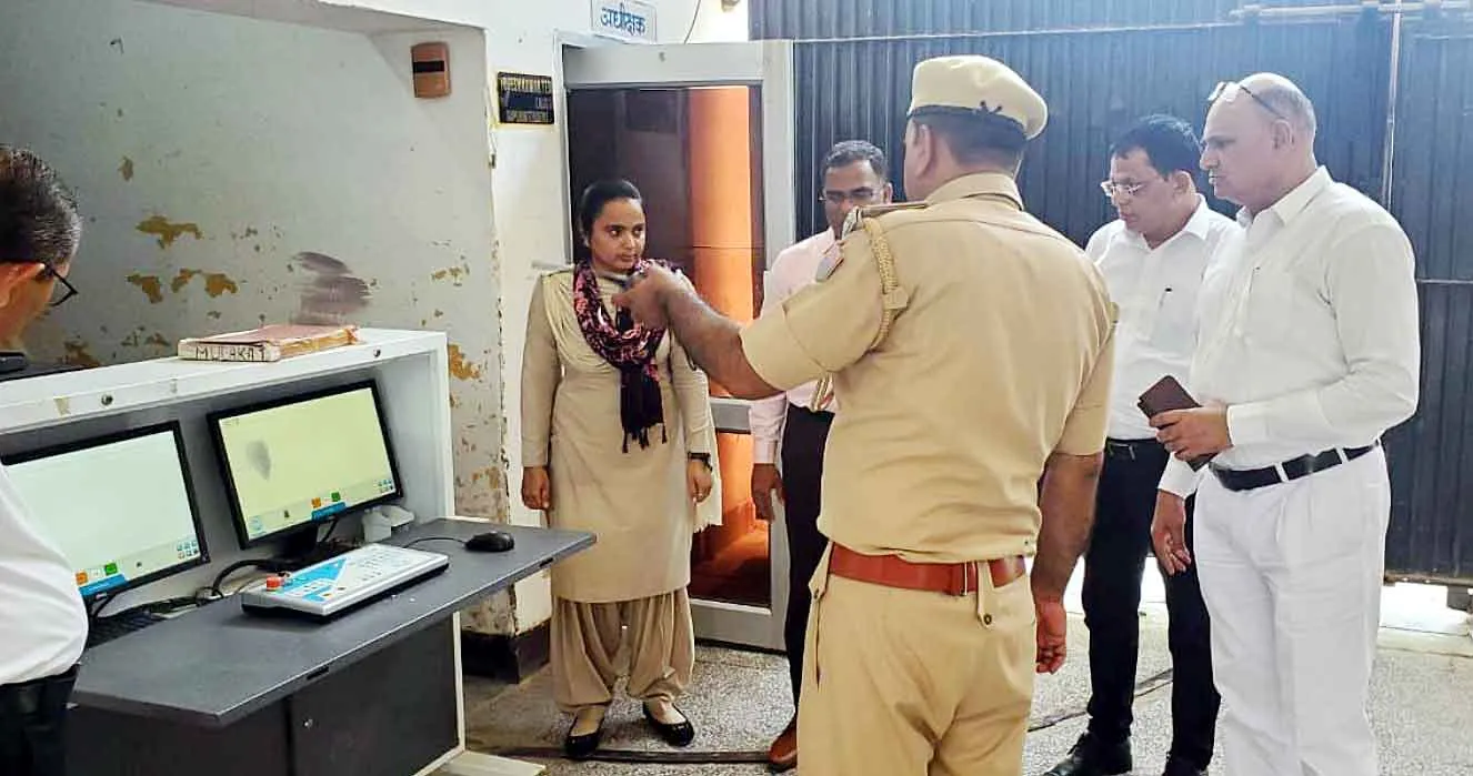 जिला कारागृह का निरीक्षण, साफ-सफाई रखने के निर्देश