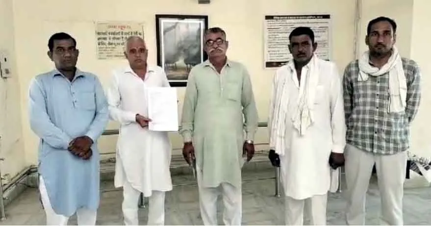 भूमि का सीमा ज्ञान करवा न्यू माइनर का निर्माण कार्य शुरू करवाने की मांग