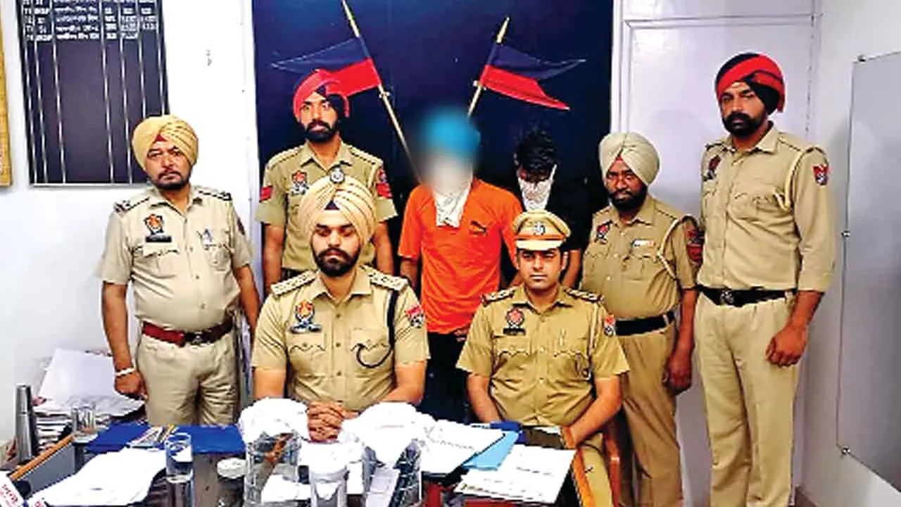 महिला के गले से चेन झपटने वाला लुटेरा काबू