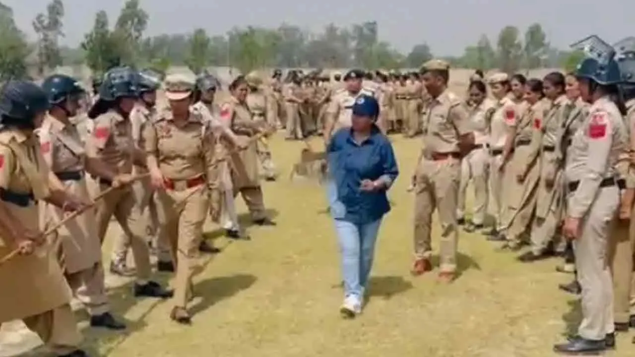 Mother’s Day: मदर्स-डे पर महिला पुलिस का कौशल प्रदर्शन