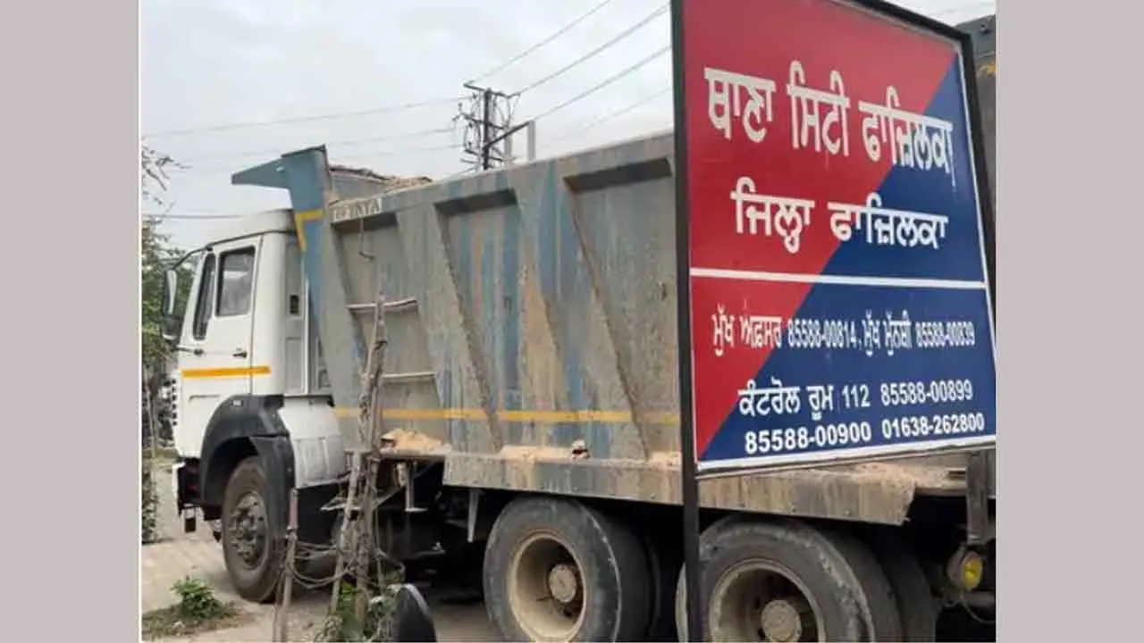अवैध माइनिंग के आरोप में दो टिप्पर पकड़े