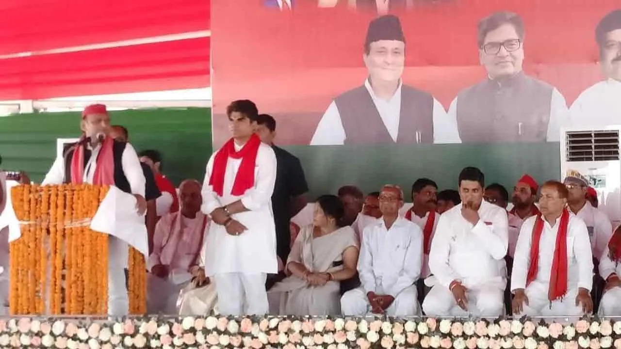 Samajwadi Party: केंद्र में इंडिया की सरकार बनने पर आहार के साथ डाटा भी होगा फ्री-अखिलेश यादव