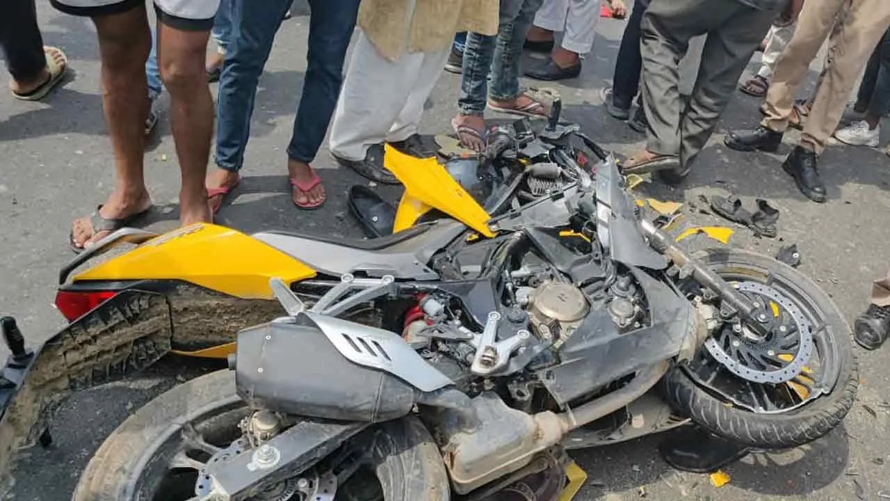 दर्दनाक सड़क हादसे में महिला समेत तीन लोगों की हुई मौत