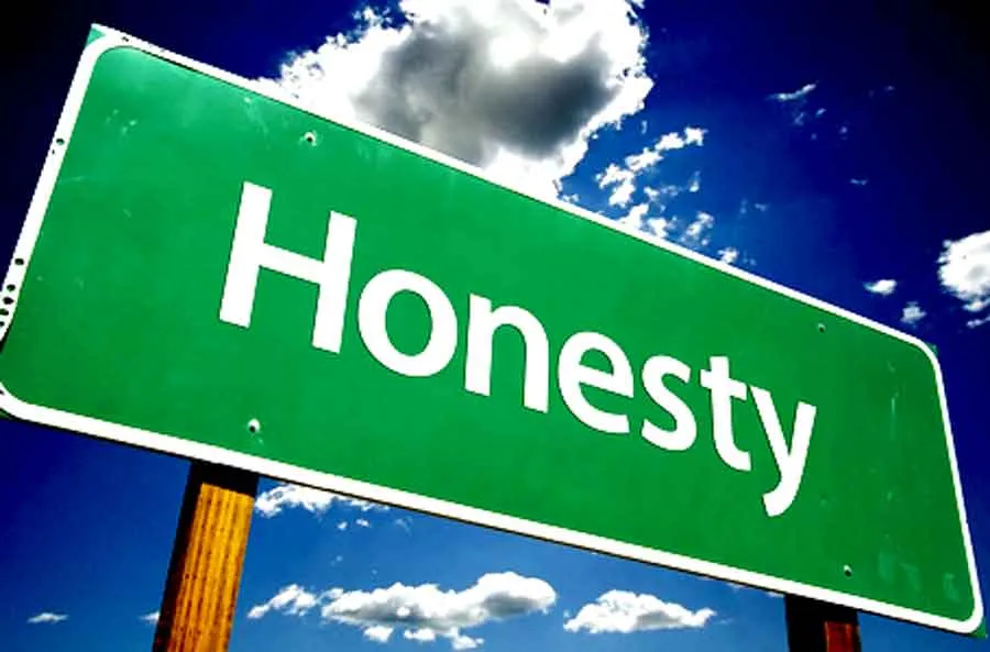 Honesty: कबाड़ में मिले एक लाख रुपये लौटाकर दिखाई ईमानदारी