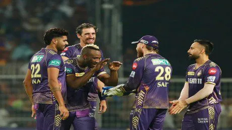 IPL 2024: मुंबई इंडियंस को 18 रन से हराकर केकेआर ने प्लेऑफ में जगह बनाई…