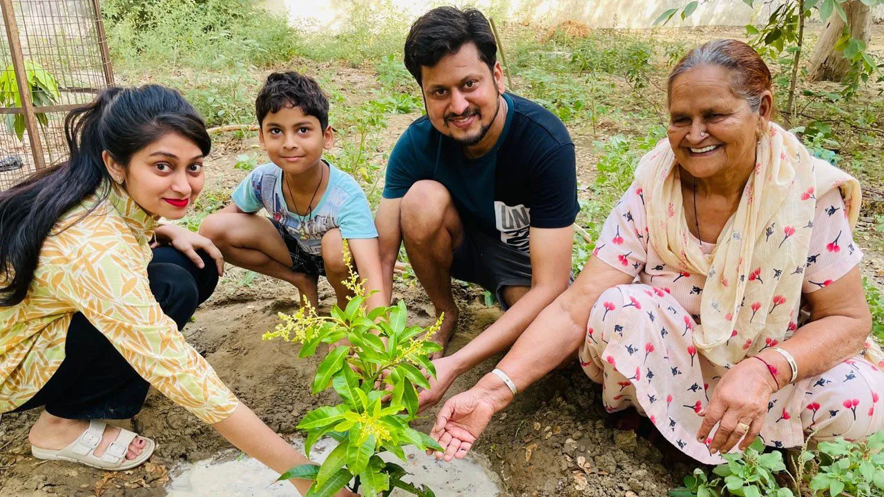 प्रियंका इन्सां ने 4 फलदार पौधे लगाकर मनाया अपना जन्म दिन