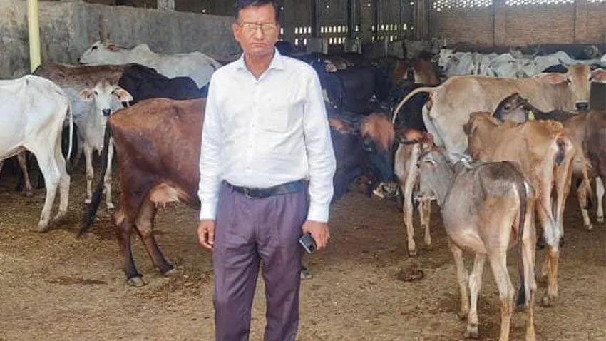 जाखल नगर पालिका अधिकारियों ने गौशाला का किया निरीक्षण