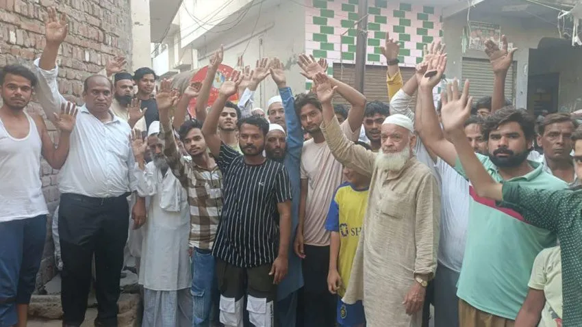 विद्युत विभाग के खिलाफ लोगो में फूटी आक्रोश की ज्वाला