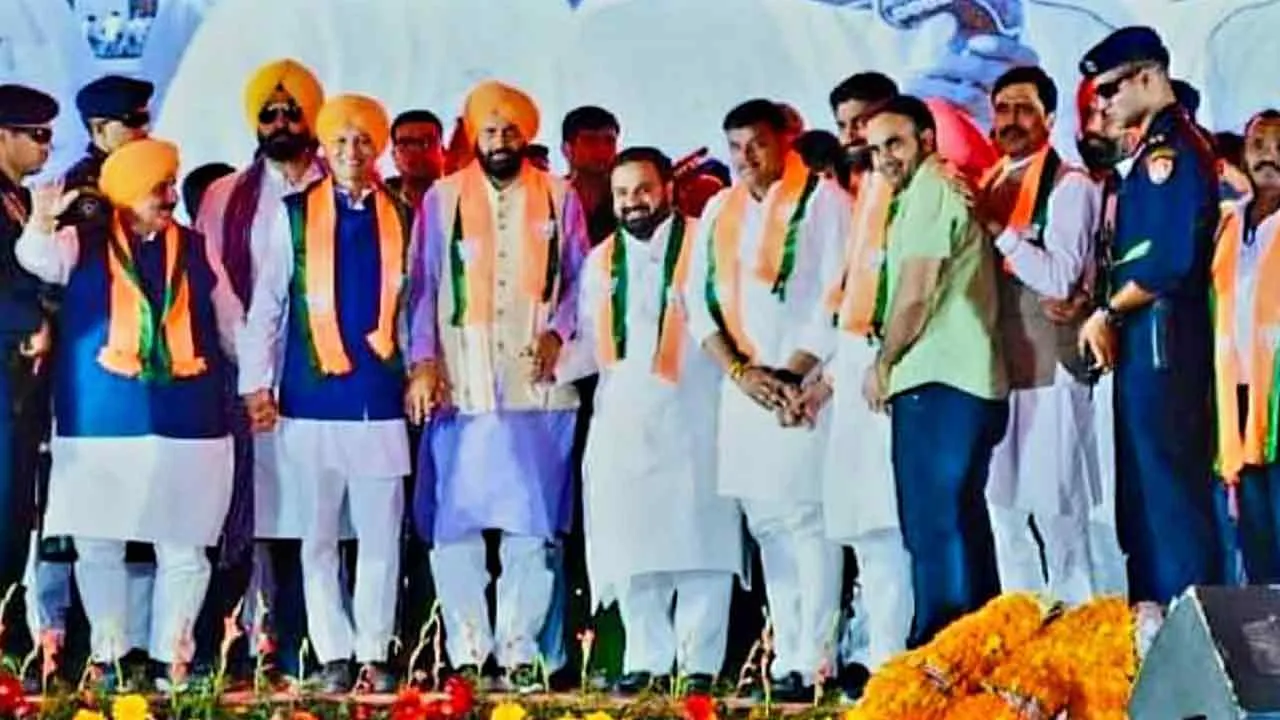 राष्ट्रीय महामंत्री विकास गर्ग, मुख्यमंत्री नायब सैनी के द्वारा हुए भाजपा में शामिल