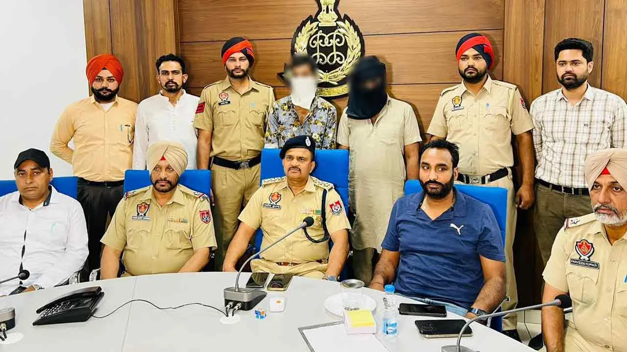 ट्रक से 20 किलो अफीम के साथ दो गिरफ्तार