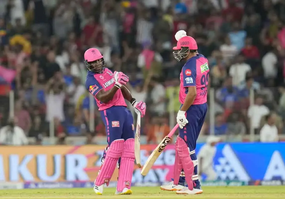 RCB vs RR IPL 2024: पराग और जायसवाल की जोरदार बल्लेबाजी, राजस्थान ने RCB को चार विकेट से हरा आईपीएल से किया बाहर