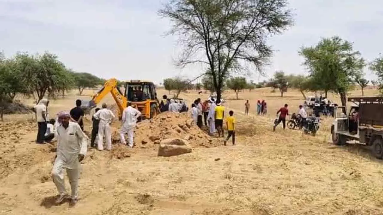 कामांण गांव में जमीन में दबे है प्राचीन सभ्यता के मिले अवशेष, ग्रामीणों ने सैकड़ों वर्ष पहले की जताई आबाद बस्ती की आशंका