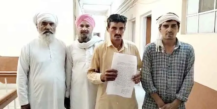 नामजद आरोपियों की गिरफ्तारी की मांग, एसपी से मिले गांव धोलीपाल के ग्रामीण