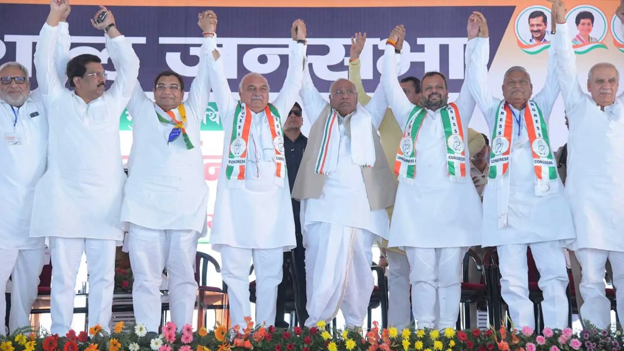 Congress: सरकार आने पर अग्निवीर योजना को खत्म कर पक्की भर्ती करेंगे : खड़गे