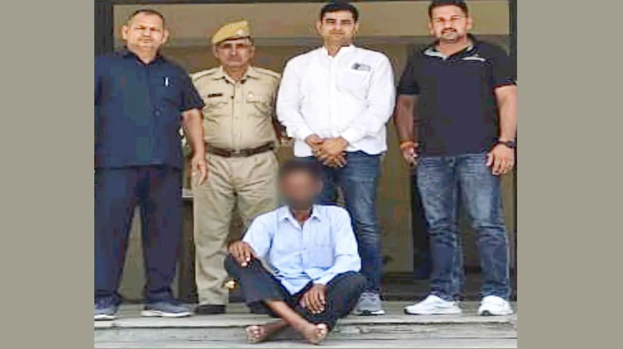 अवैध हथियारों के साथ आरोपी गिरफ्तार, तीन अवैध बंदूकें जब्त