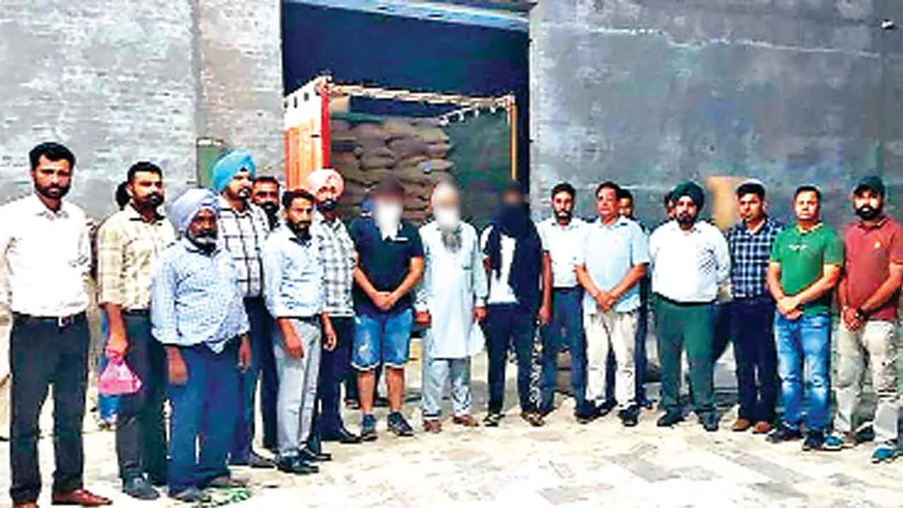 चावल वितरण में 1.55 करोड़ का घोटाला, तीन काबू