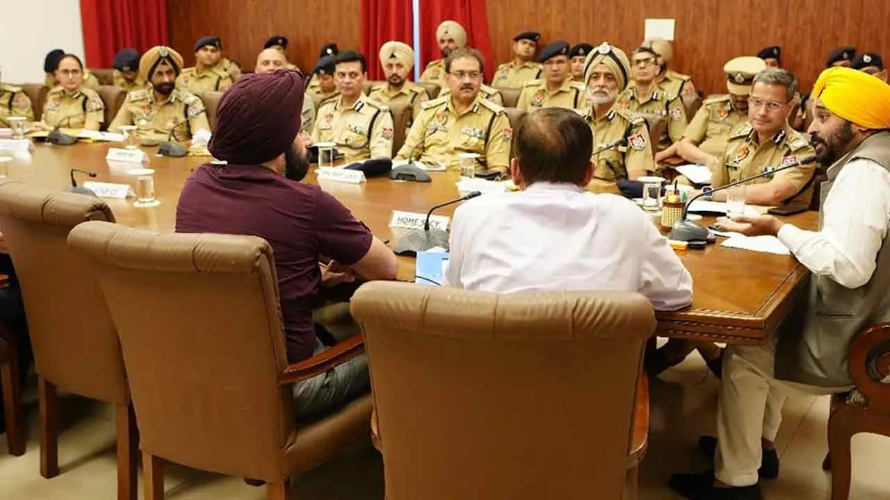 नशे पर सरकार सख्त, तस्करों से सांठगांठ रखने वाले पुलिस कर्मी होंगे बर्खास्त