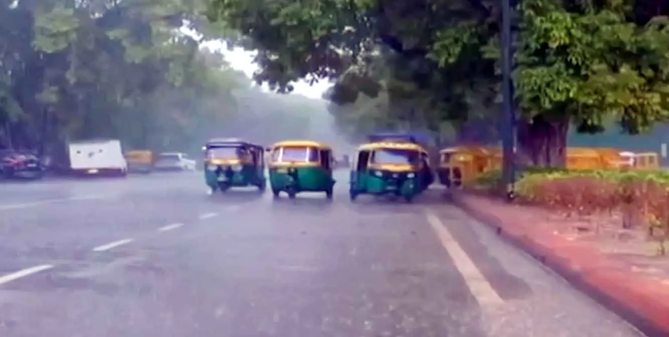 Delhi Rain : भारी बारिश के चलते दिल्ली में 4 बच्चों सहित 11 मरे! आईएमडी ने अगले दो दिनों के लिए अलर्ट किया जारी! 