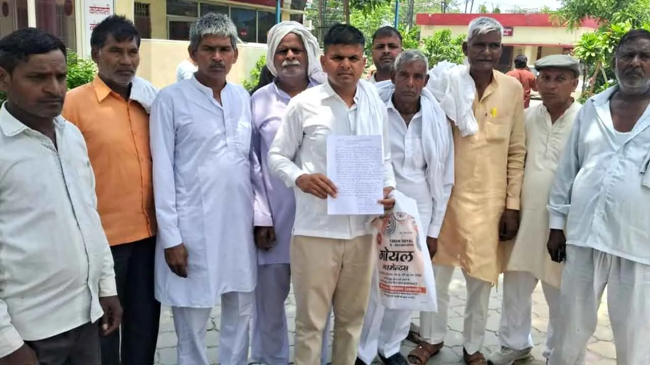 दस दिन से लापता युवक का सुराग लगाए जाने की मांग